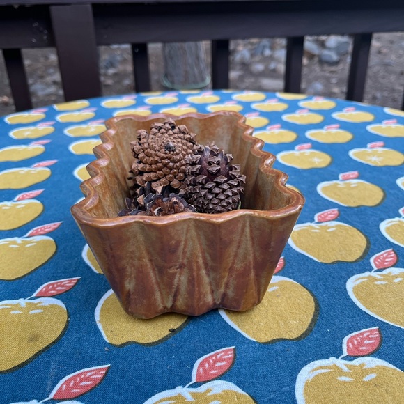 Mid-century Vintage Ceramic Planter - Picture 3 of 11